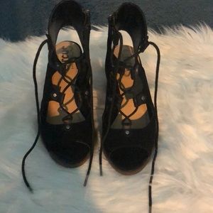 Open toed lace up heals